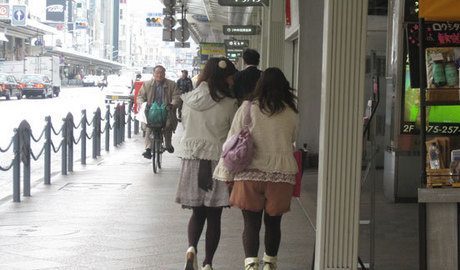 Young girls are beautifully turned out in Kyoto.